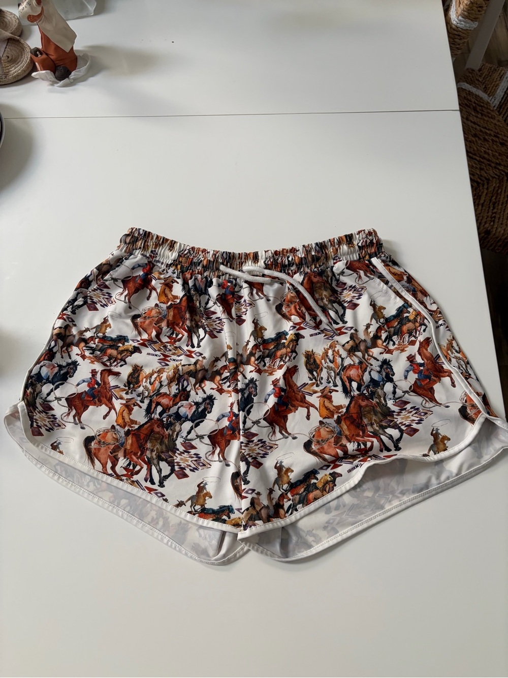 White Horse-Print Rodeo Athletic Shorts with Elastic Waist